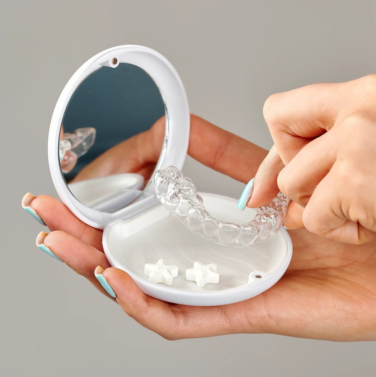 Premium Aligner Case with Built In Mirror